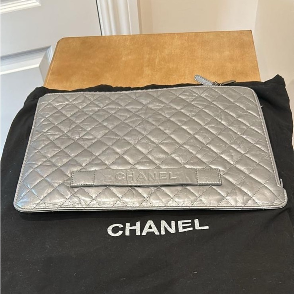 Beautiful almost new Chanel clutch
